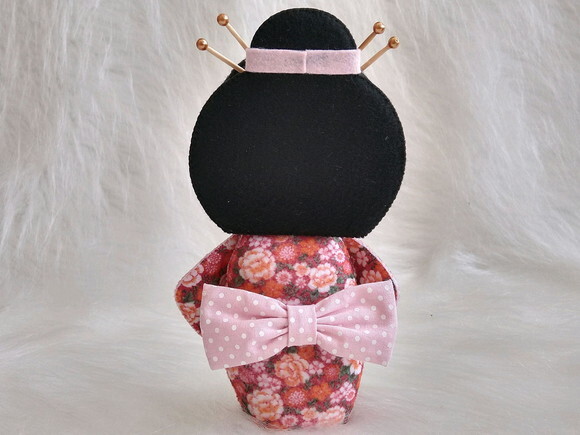 Boneca Kokeshi em em feltro
