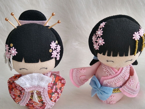 Boneca Kokeshi em feltro