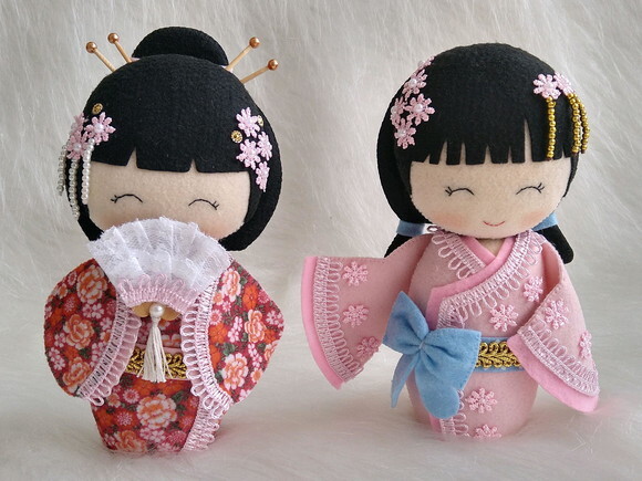 Boneca Kokeshi em feltro