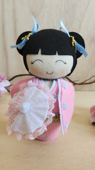 Boneca Kokeshi em Feltro 40 Cm* Chamar Chat