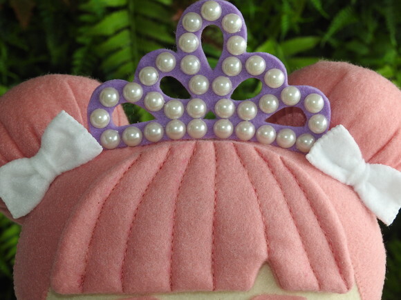 Boneca LOL em feltro