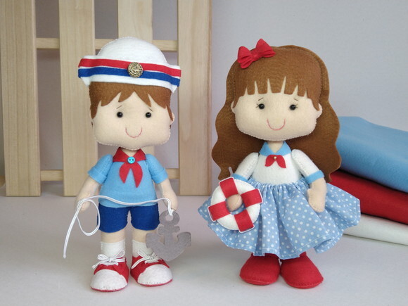 Boneca Menina Marinha de Feltro - Chamar Chat