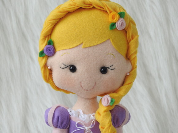 Boneca Rapunzel em Feltro - Enrolados