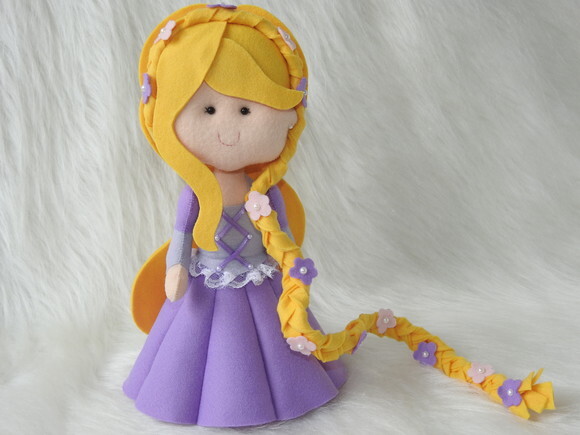 Boneca Rapunzel em Feltro - Enrolados