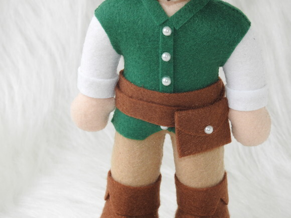 Boneco Flynn Rider em Feltro- Enrolados 30 cm
