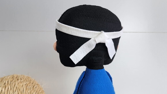 Boneco Oriental em Feltro - 20 cm