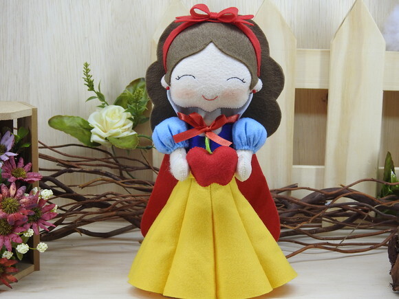 Branca de Neve e os 7 Anões de Feltro
