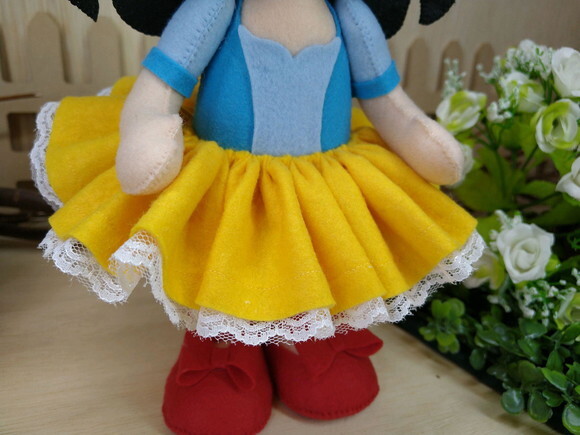 Branca de neve em feltro
