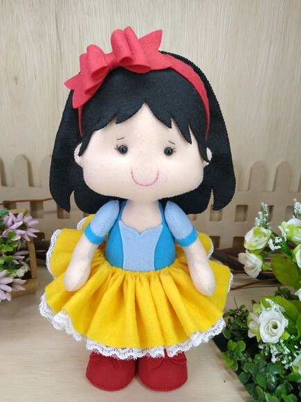 Branca de neve em feltro