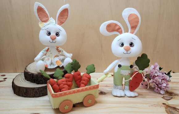 Coelhos de Páscoa em Feltro Casal* Chamar Chat