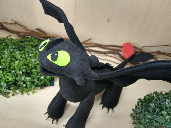 Dragão Banguela de Feltro ( Como Treinar seu Dragão)