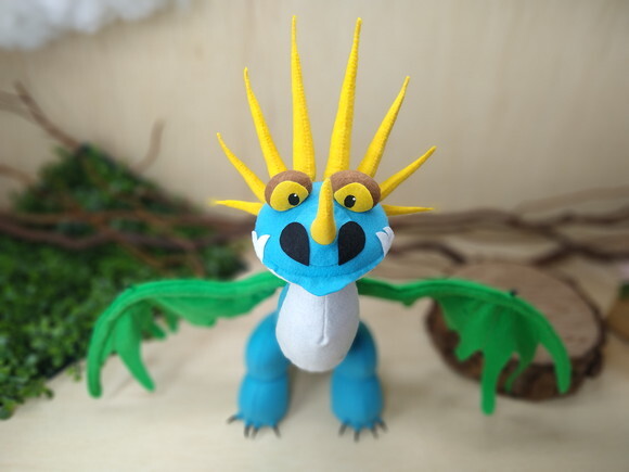 Dragão Nadder Mortal de Feltro ( Como Treinar seu Dragão)
