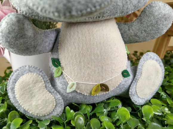 Elefante em Feltro* Chamar Chat
