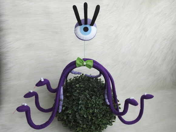 Tiara Célia (monstro Sa) em Feltro
