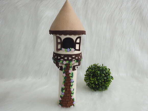 Torre da Boneca Rapunzel em Feltro- Enrolados