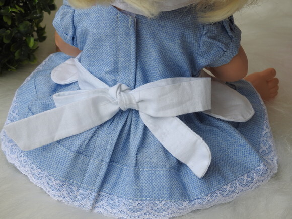 Vestido para Boneca = com Avental