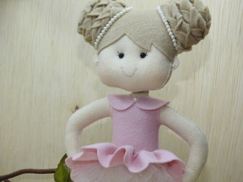 Bailarina em feltro Coque
