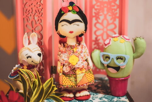 Boneca Frida em Feltro - Chamar no Chat Antes da Compra