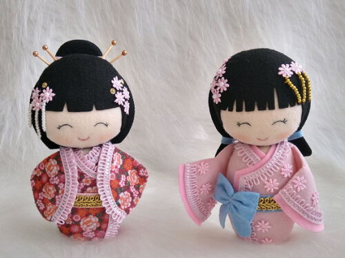 Boneca Kokeshi em em feltro