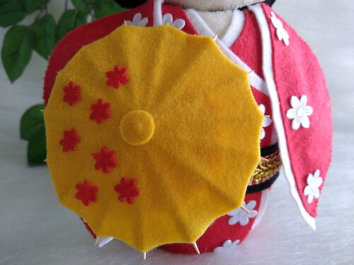 Boneca Kokeshi em feltro - 28 cm