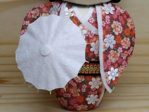 Boneca Kokeshi em feltro - 30 cm