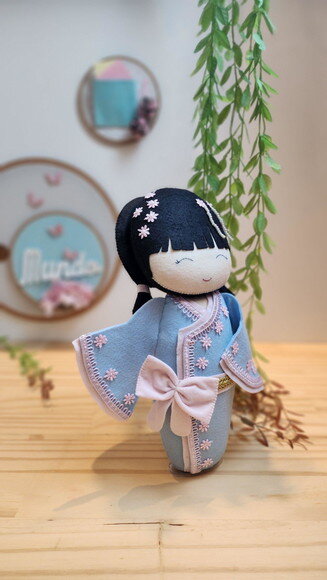 Boneca Kokeshi em Feltro 30 cm *antes de Comprar Chamar Chat