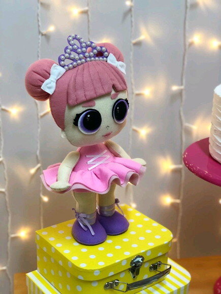 Boneca LOL em feltro