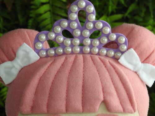 Boneca LOL em feltro