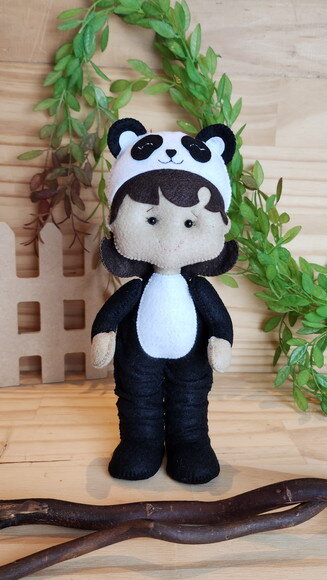 Boneca Panda de Feltro - Chamar Chat