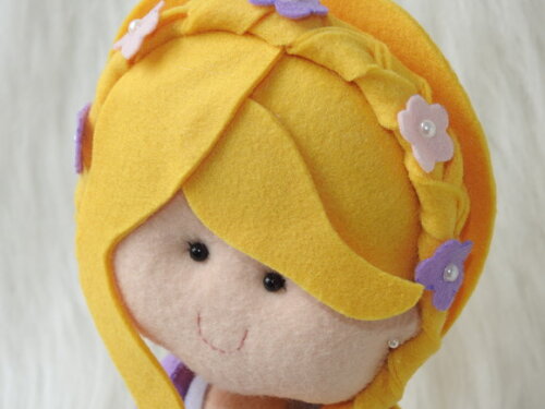 Boneca Rapunzel em Feltro - Enrolados