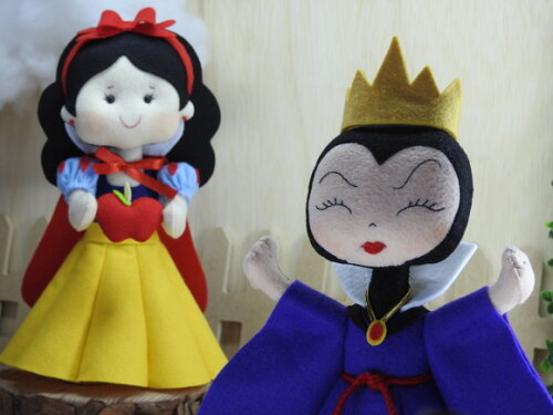 Branca de Neve e Rainha Má de Feltro