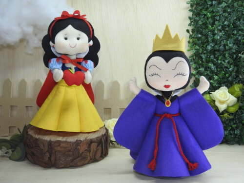 Branca de Neve e Rainha Má de Feltro