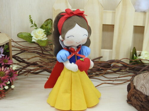 Branca de neve em feltro