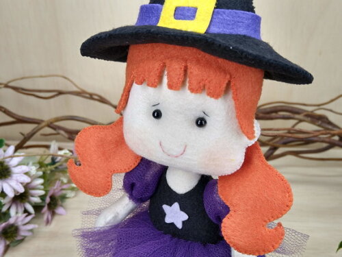 Bruxinha em Feltro Halloween