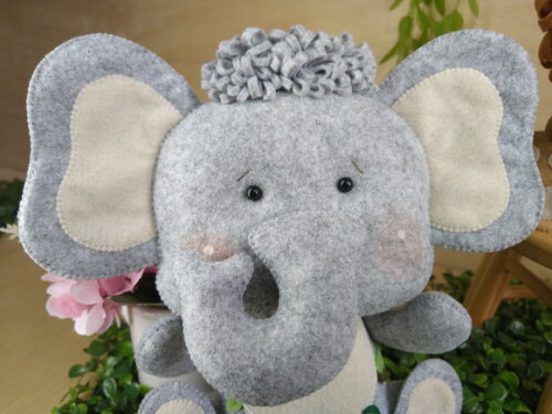 Elefante em Feltro* Chamar Chat