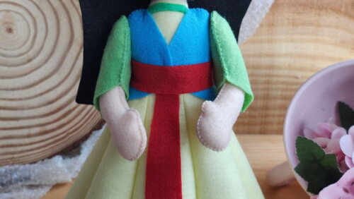 Mulan em Feltro _ Antes de Comprar Verificar Data Disponível