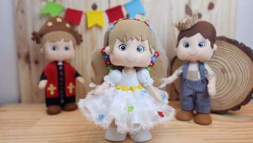 Noiva Caipira em Feltro -*antes de Comprar Chamar no Chat*