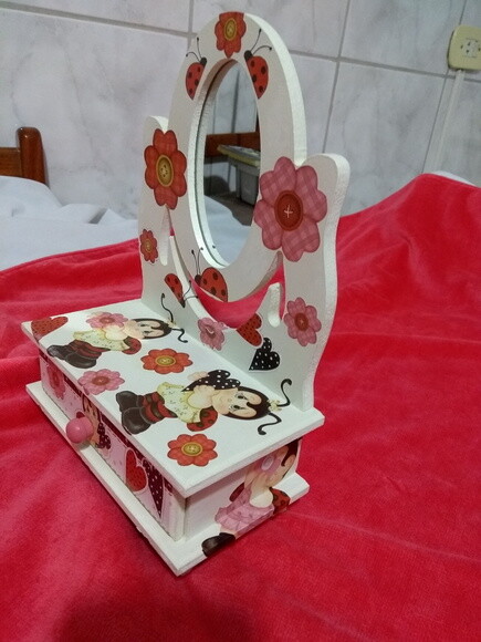 Porta Jóias penteadeira com espelho