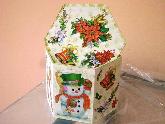 Porta panetone sextavado em MDF 500 gr