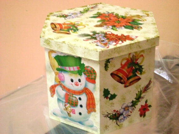 Porta panetone sextavado em MDF 500 gr