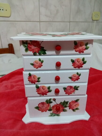 Comoda- Decorada com 5 Gavetas
