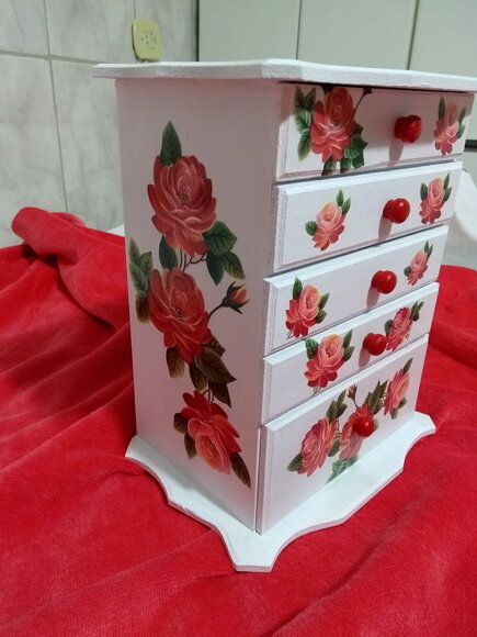 Comoda- Decorada com 5 Gavetas
