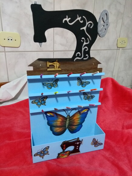 Máquina porta aviamentos Vendido