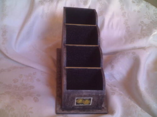 Porta controles c/ 4 divisórias-Vendido