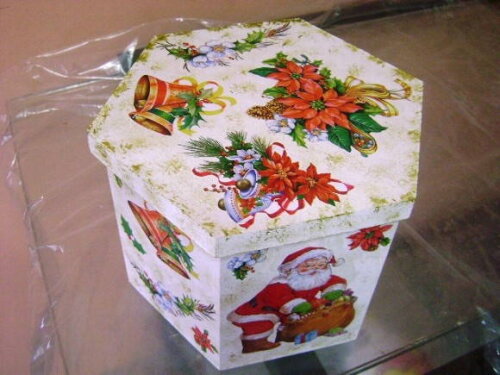 Porta panetone sextavado em MDF 500 gr