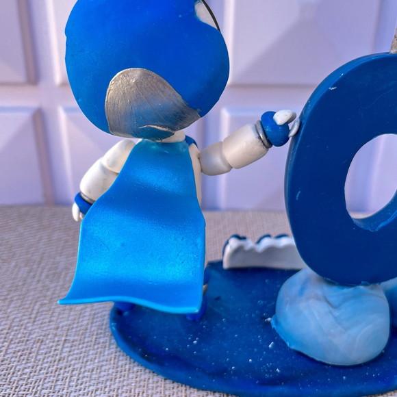 Astro Boot com Vela Personalizada ? Topo de Bolo em Biscuit