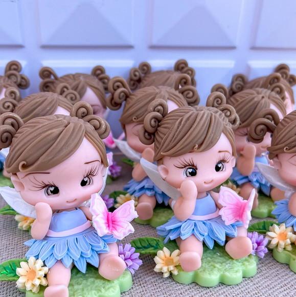 Lembrancinha Jardim das Borboletas Personalizada em Biscuit