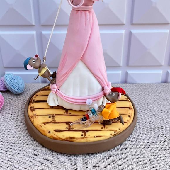 Peça Decorativa Vestido Cinderela em Biscuit Artesanal
