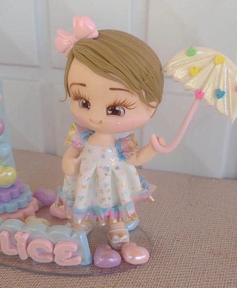 Topo de Bolo Chuva de Amor em Biscuit