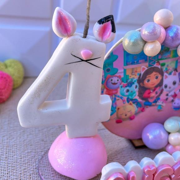 Topo de Bolo com Vela Cenário Casa Mágica da Gabby